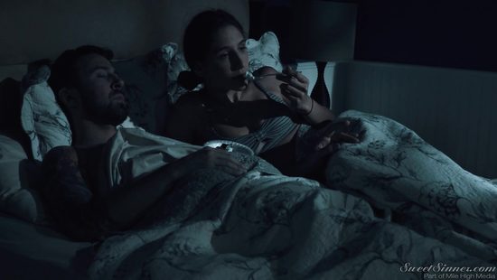 Папарацци снимает через окно секс богатого мужика с молодой любовницей