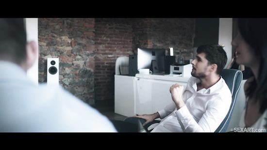 Сексапильная изменщица чувственно трахается с другом мужа в гостинице