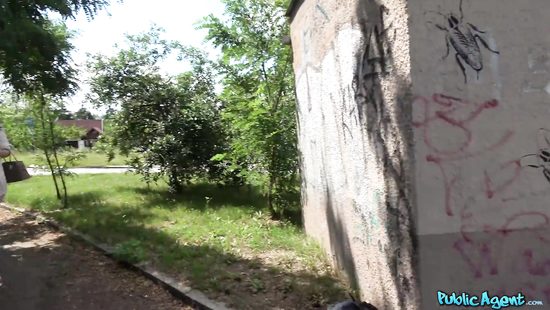 Белорусская милфа согласилась подзаработать и дала пикаперу за бабки