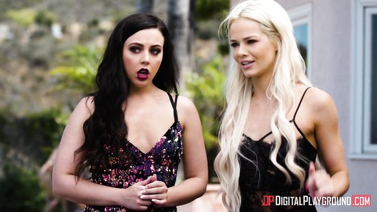 Богач большим хуем раздолбал очко и пизду губастой блондинки с большими сиськами