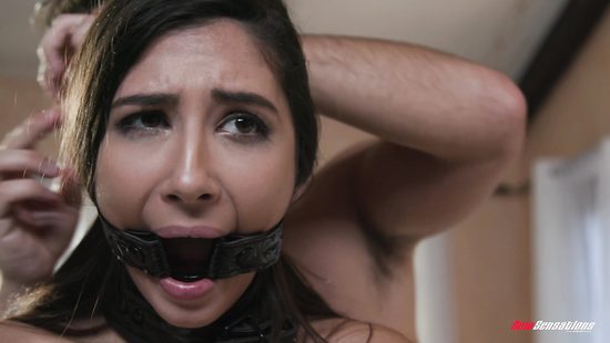 Жена пианиста согласилась попробовать с мужем лёгкий БДСМ