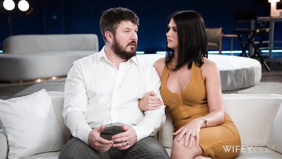 Сиенна и Логан: Вуайеризм во всей красе