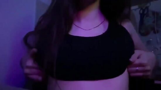 Радую вас своими сочными сисечками