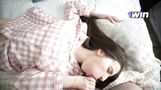 Привет от брата спермой на лицо