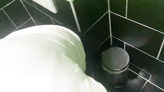 Блондинка сосет  в кфс