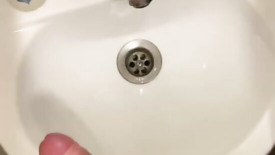 Дрочу напротив себя