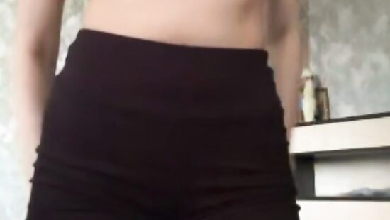 Вероника Аверьянова показывает свое тело