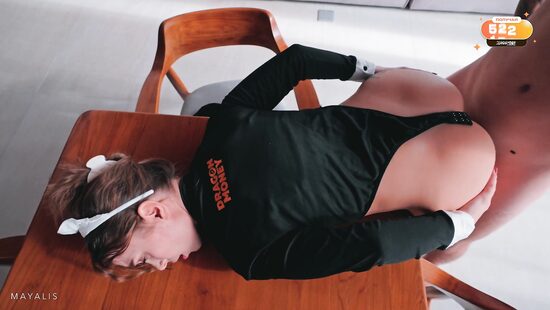 С согласия жены и возбуждения домработницы