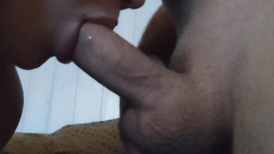 Кончил в рот на камеру жене