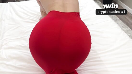 Хочешь знать, что под платьем?