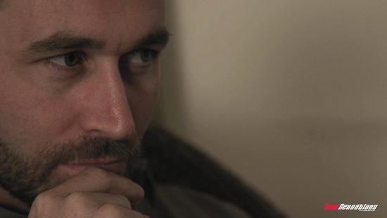 Пошлый мужичок жарко оттрахал сексапильную худышку в винтажном платье