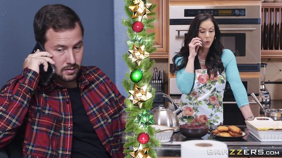 Развратная таможенница развела на секс втроем парочку молодых любовников