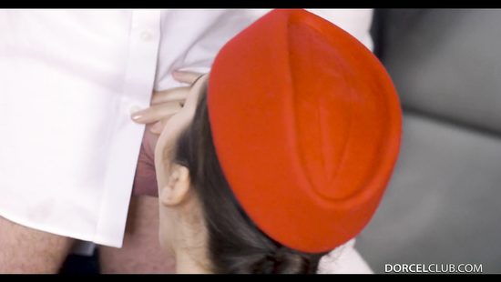 Три сексапильные стюардессы трахаются с вип пассажиром в самолете