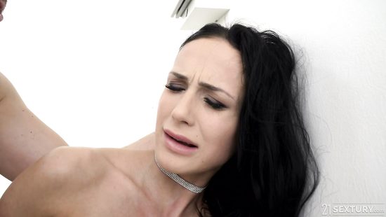 Жена приготовила анальный сюрприз для мужа